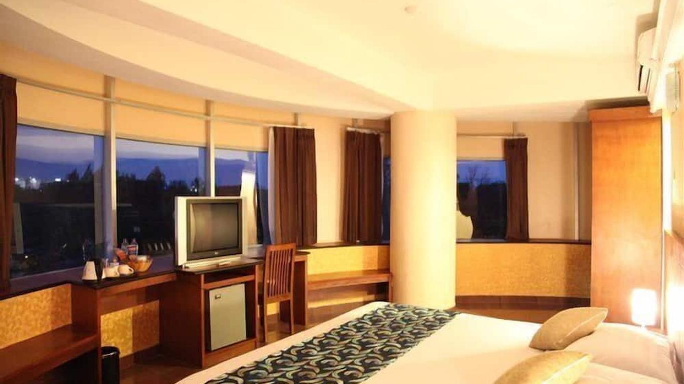 Hotel Oval Surabaya