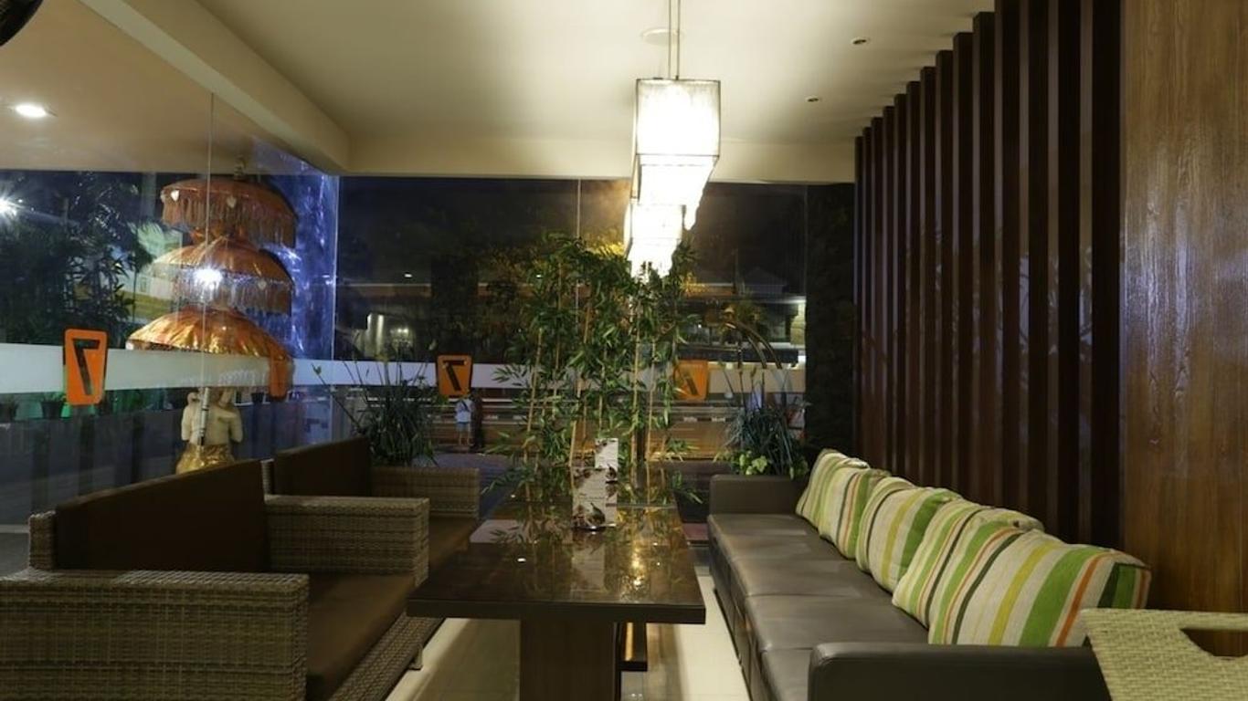 RedDoorz @ Sunset Road Kuta