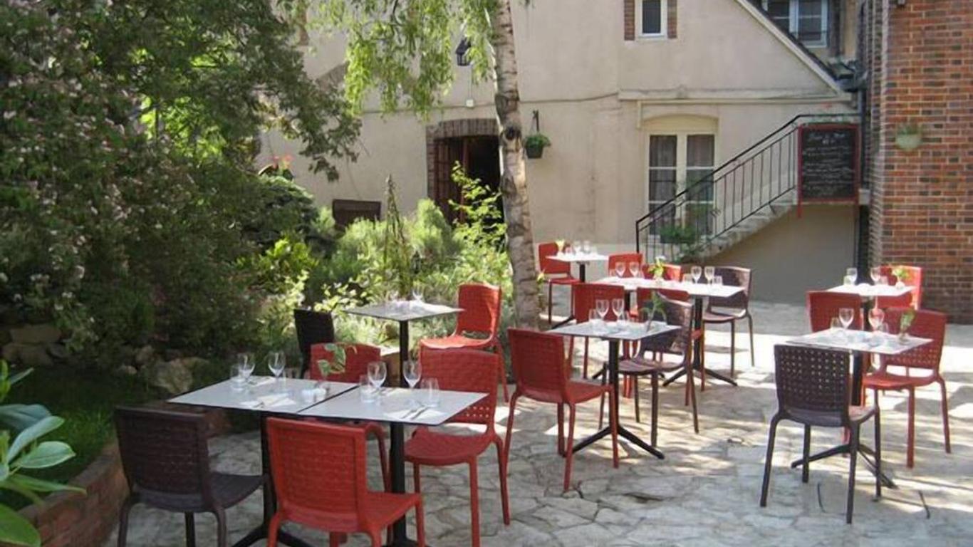 Logis Hotel Restaurant Le Cheval Blanc