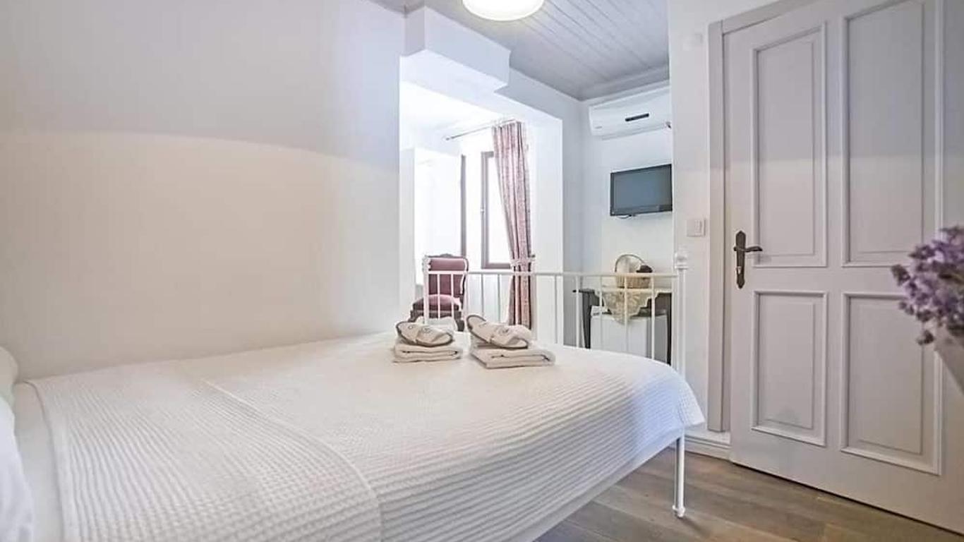 Kalinda Hotel - Adults Only
