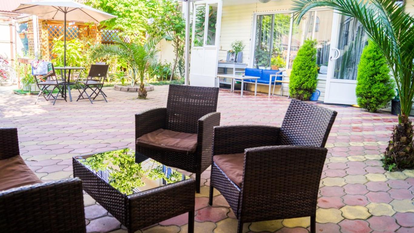 Akula Guest House