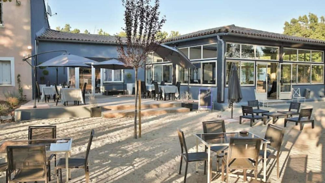Hôtel Restaurant Les Lavandins