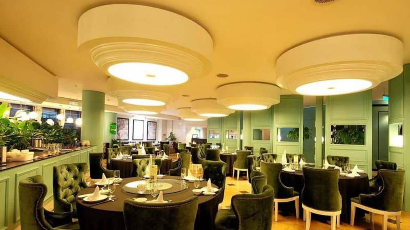 Chengdu Longhu Beach Hotel