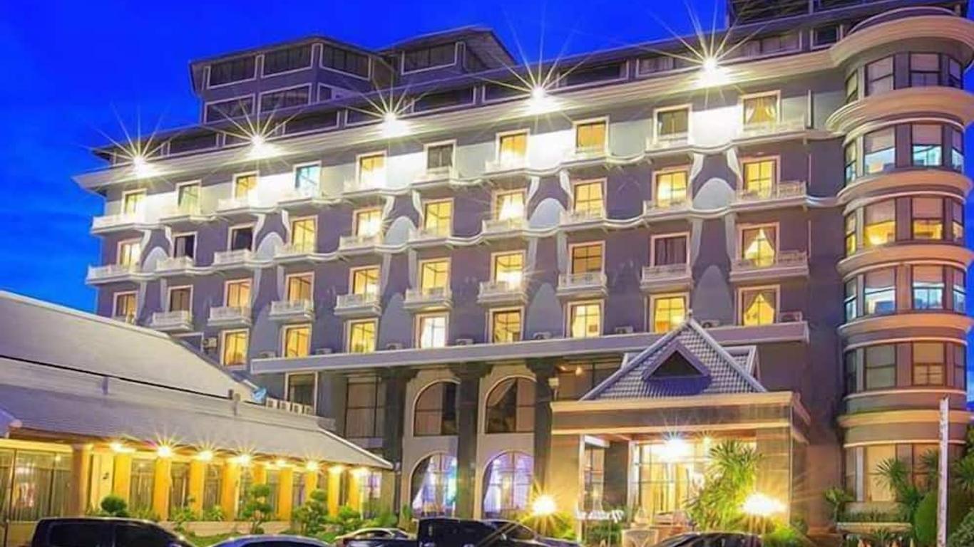 Nattirat Grand Hotel