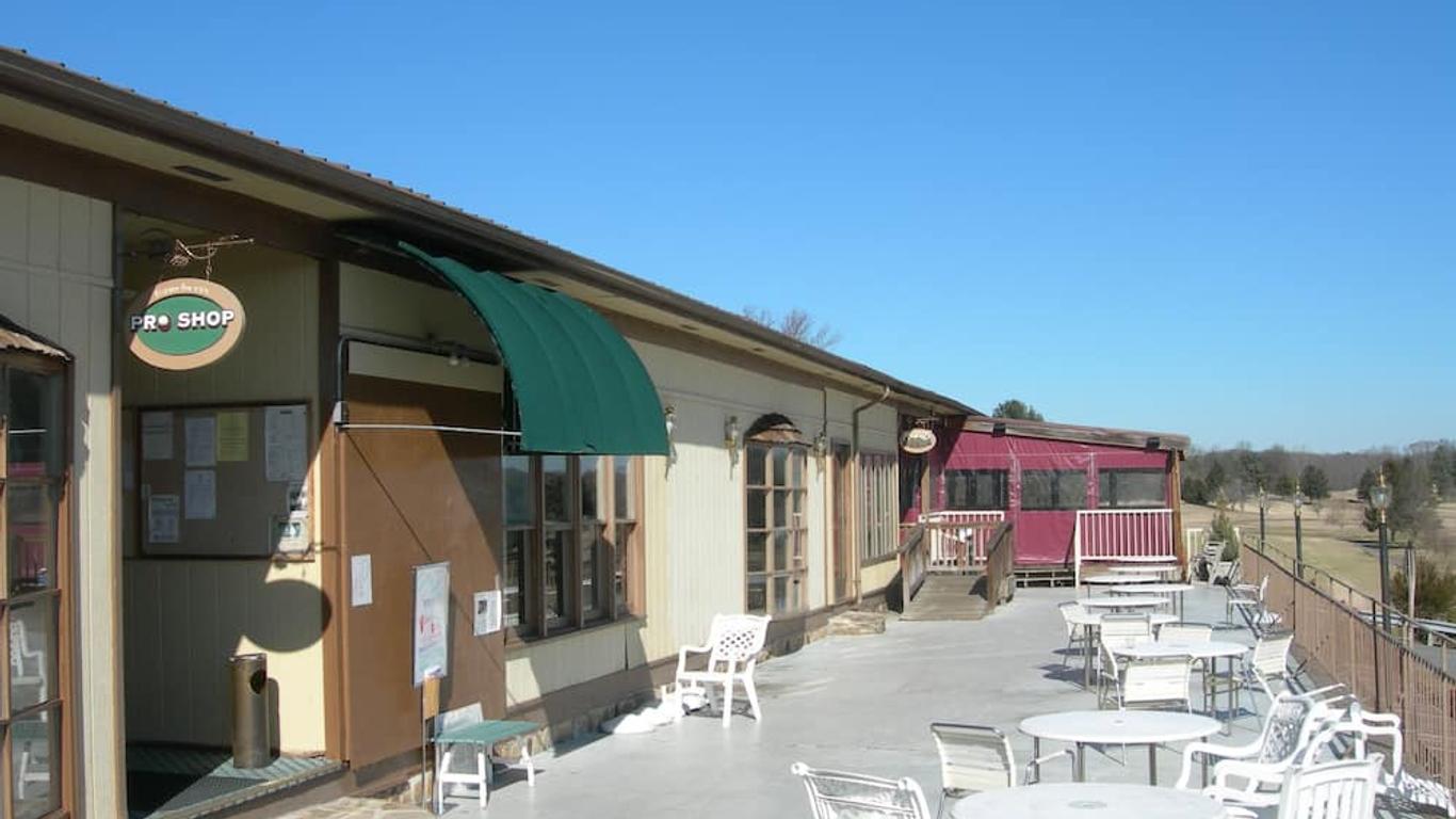 Baneberry Golf and Resort