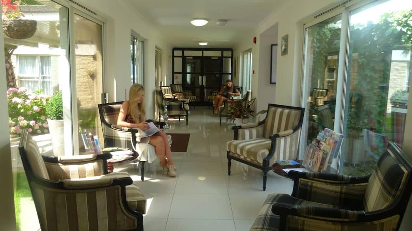Beachcombers Hotel
