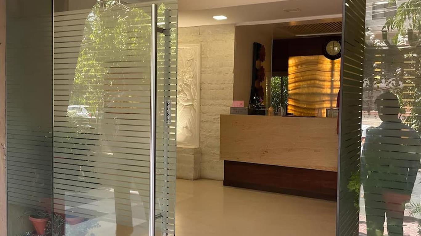Hotel Apna Avenue