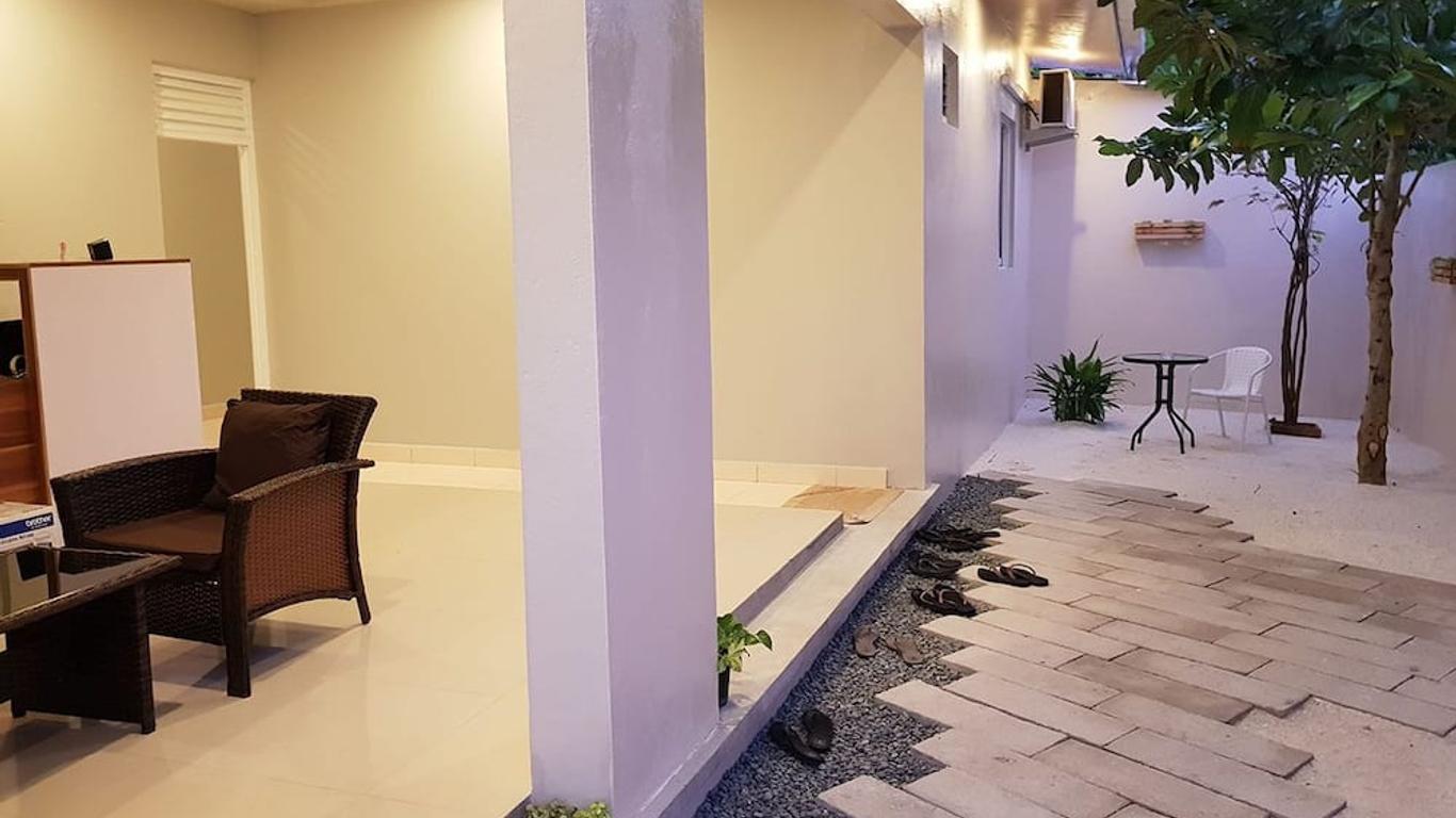 Omadhoo Inn