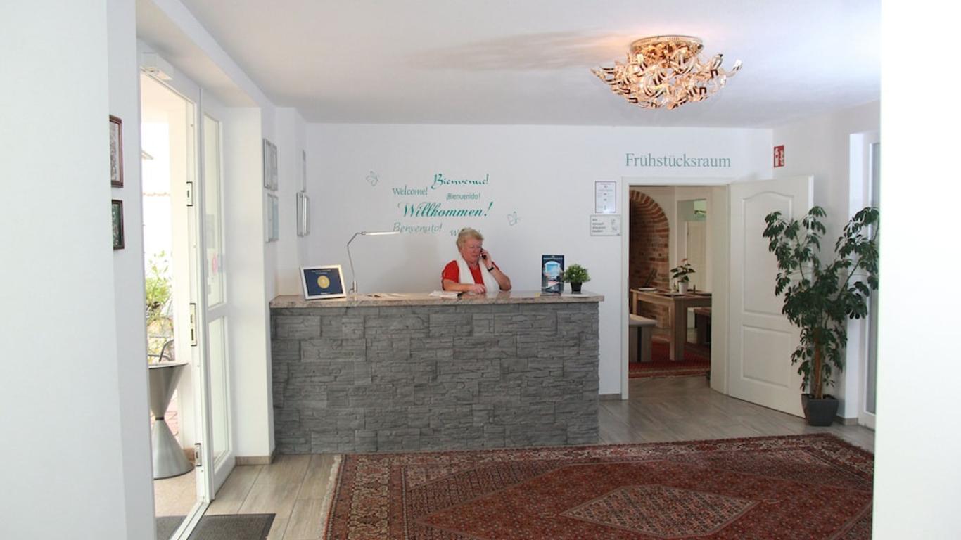 Am Donaubogen Pension