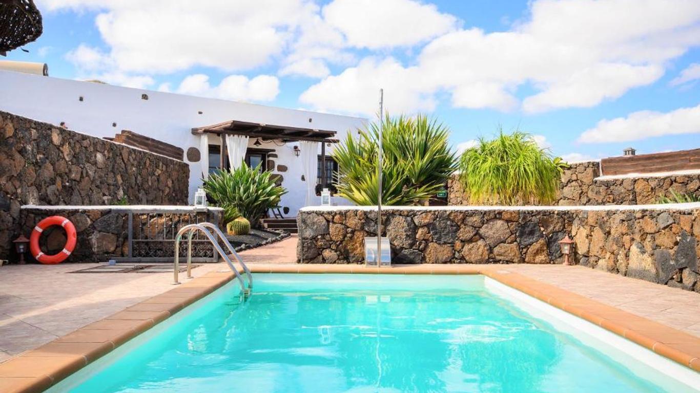 El Caserío de Güime Villa con Piscina Climatizada