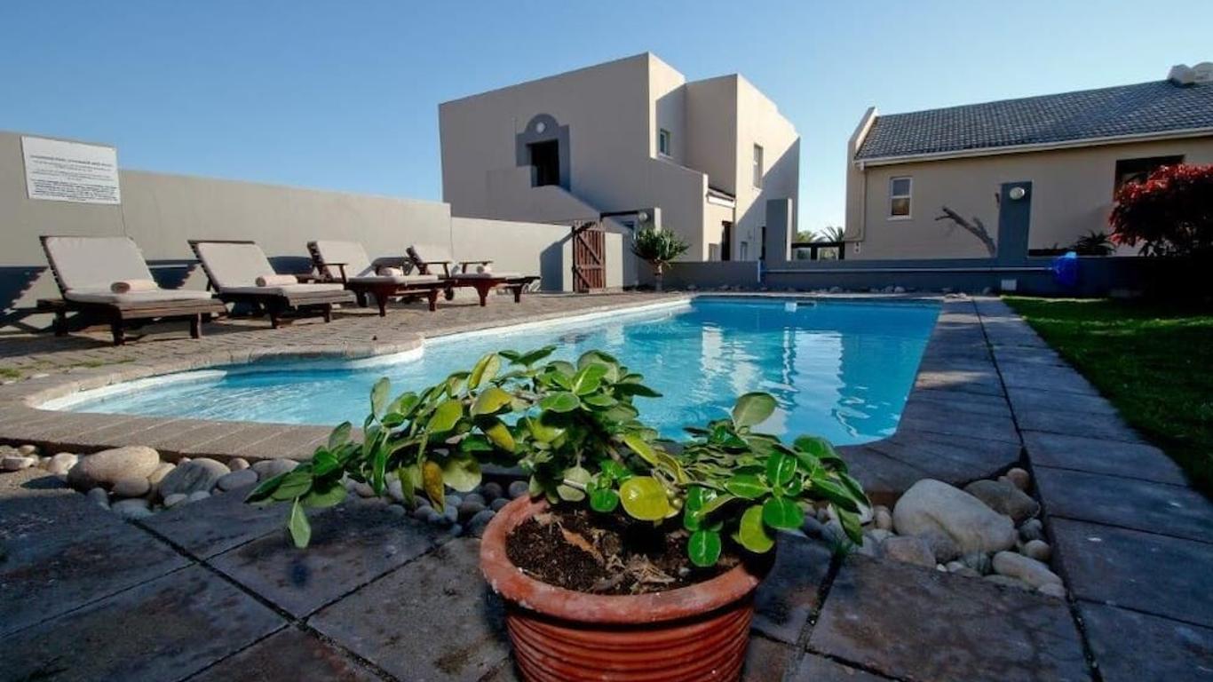 Protea Hotel Long Beach Lodge