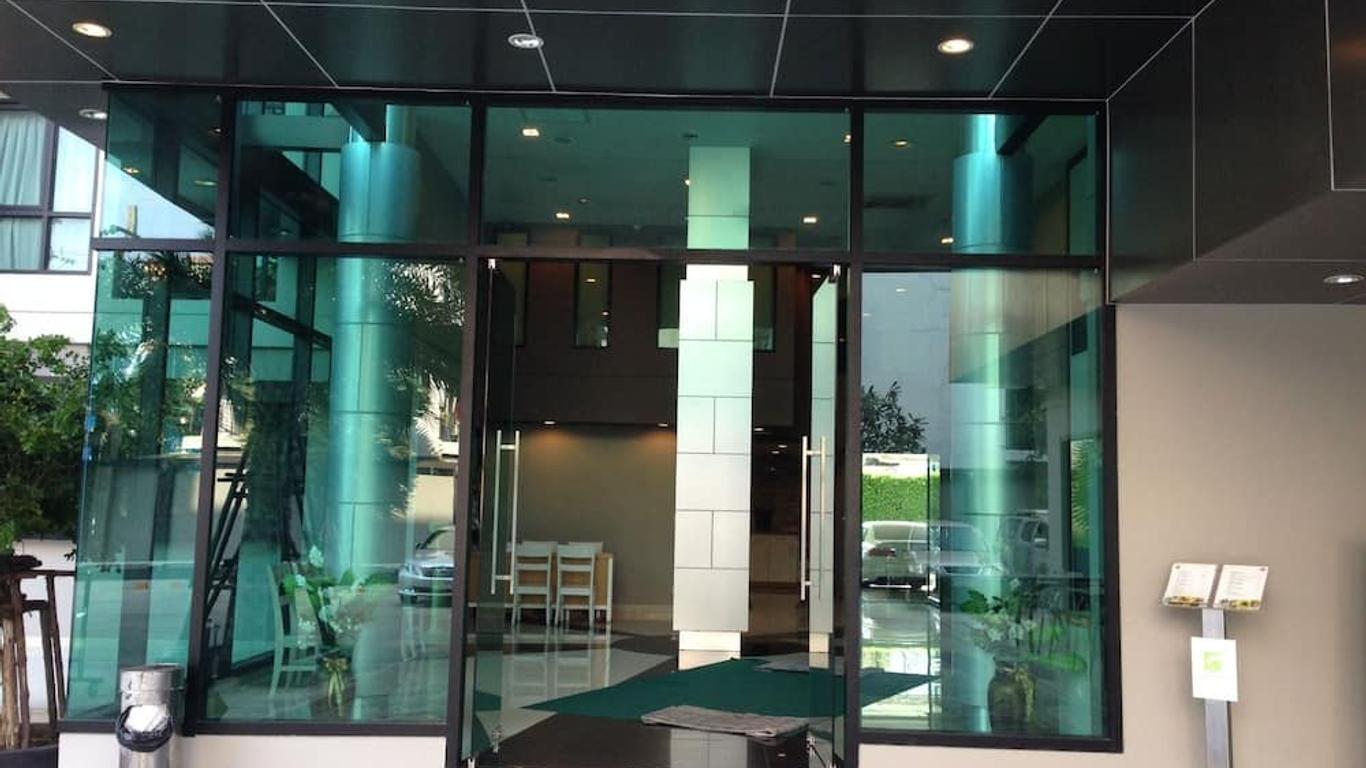 Ipremium Sukhumvit 81 Hotel