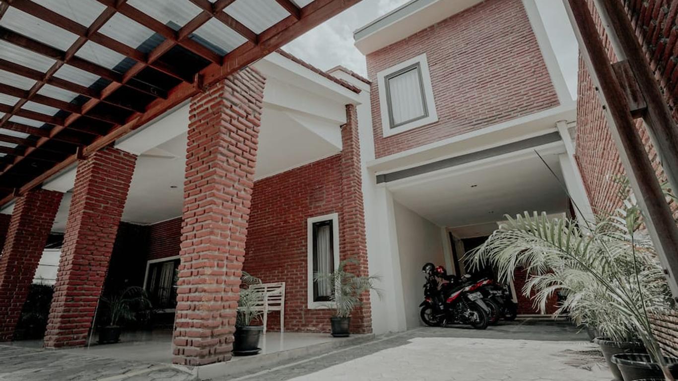D'Paragon Cherry