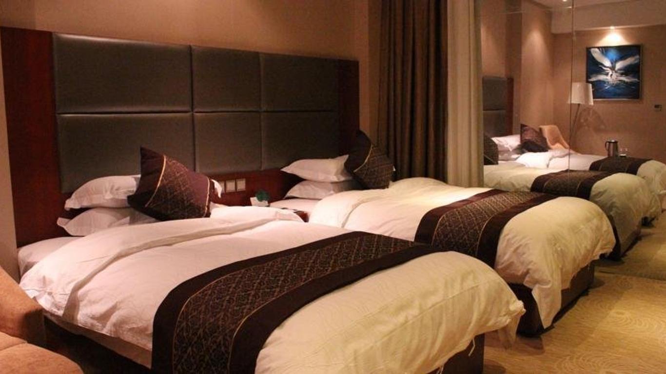 K Raphael Hotel