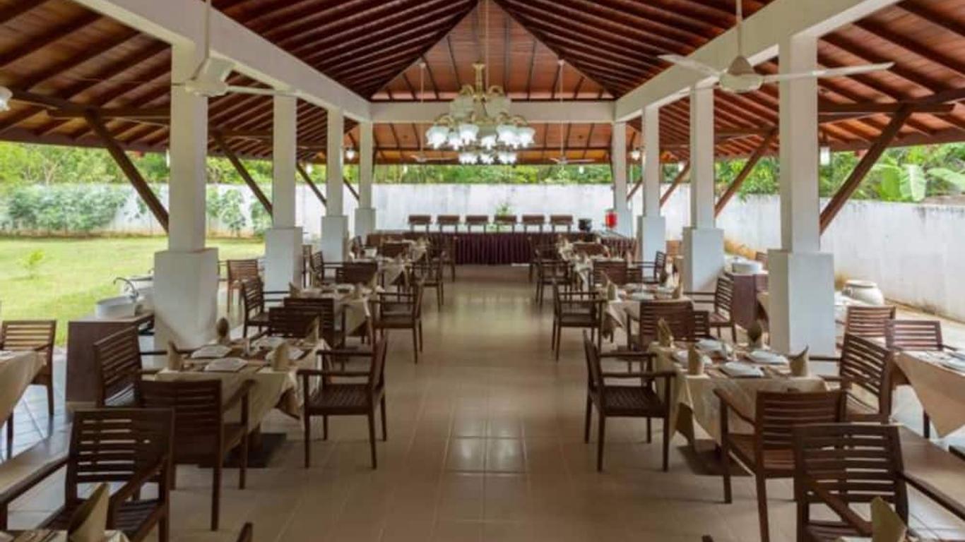 Chenra Hotel