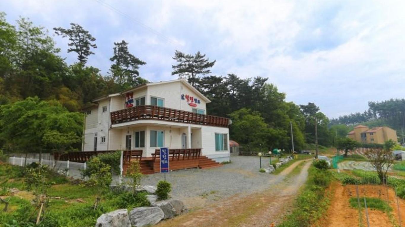 Taean Healing Camp Pension