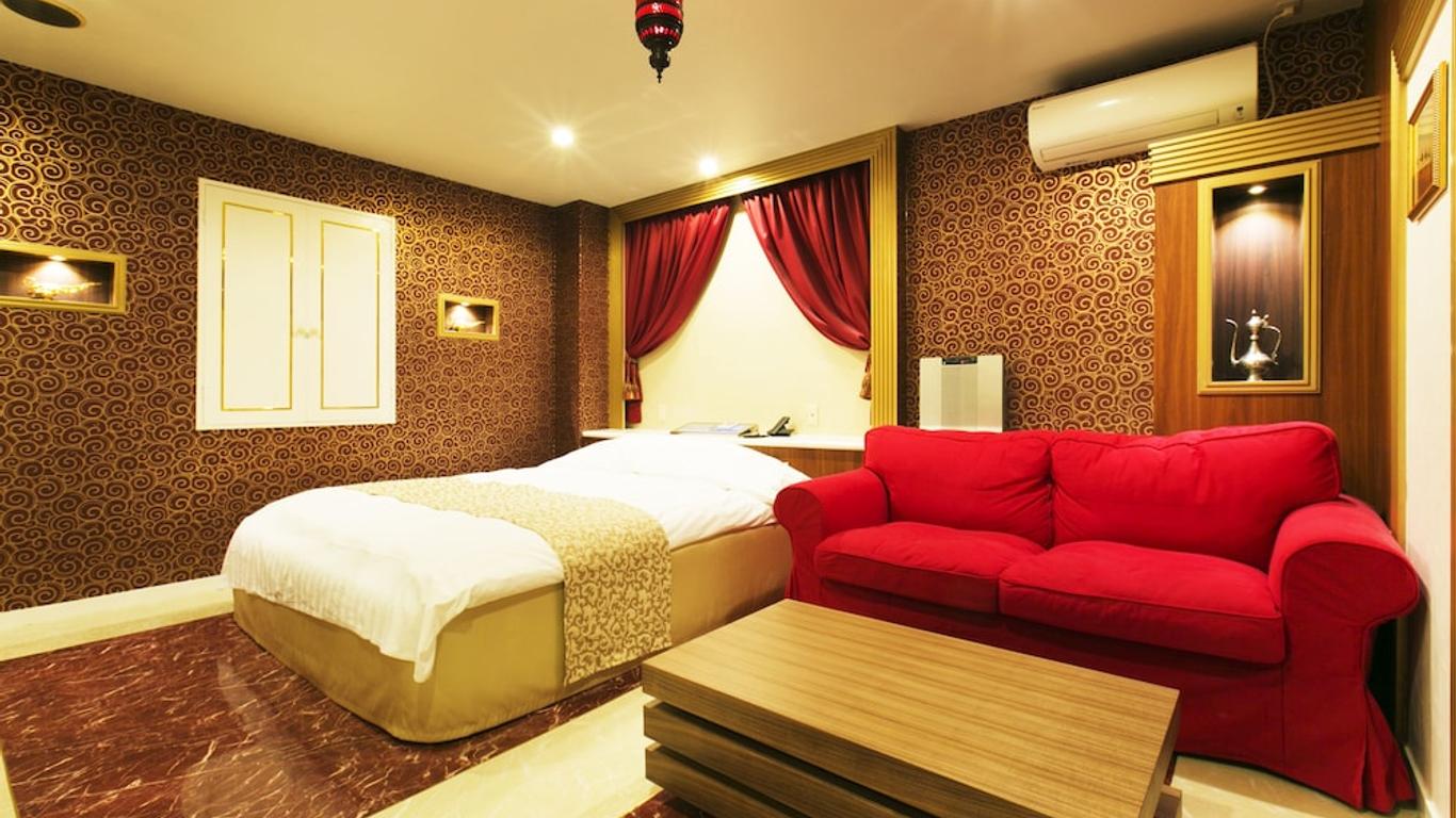Hotel Atlantis Higashiosaka -Adults Only
