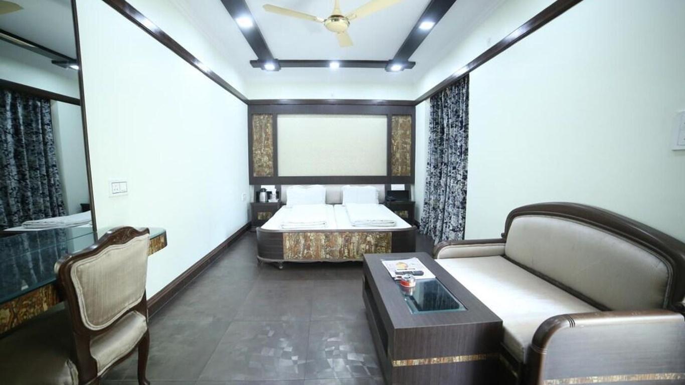 Hotel Naveen Deluxe