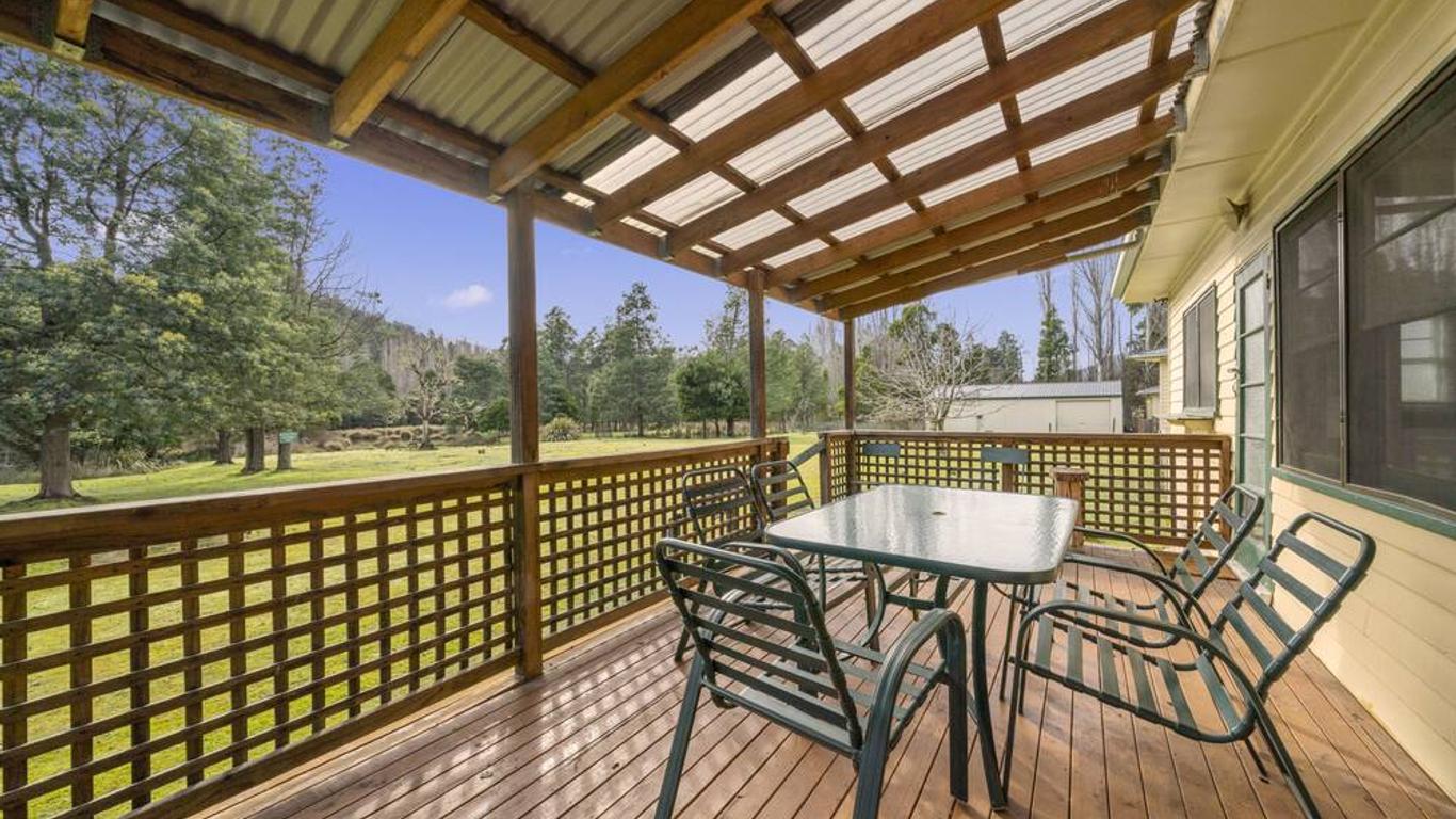 Giants Table & Cottages