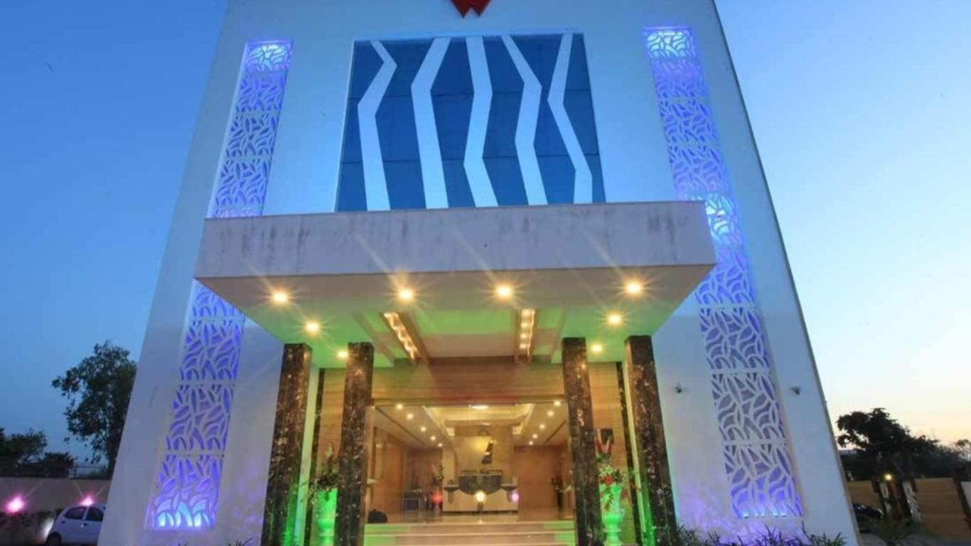 Wingston A Treehouse Hotel-Goverdhan