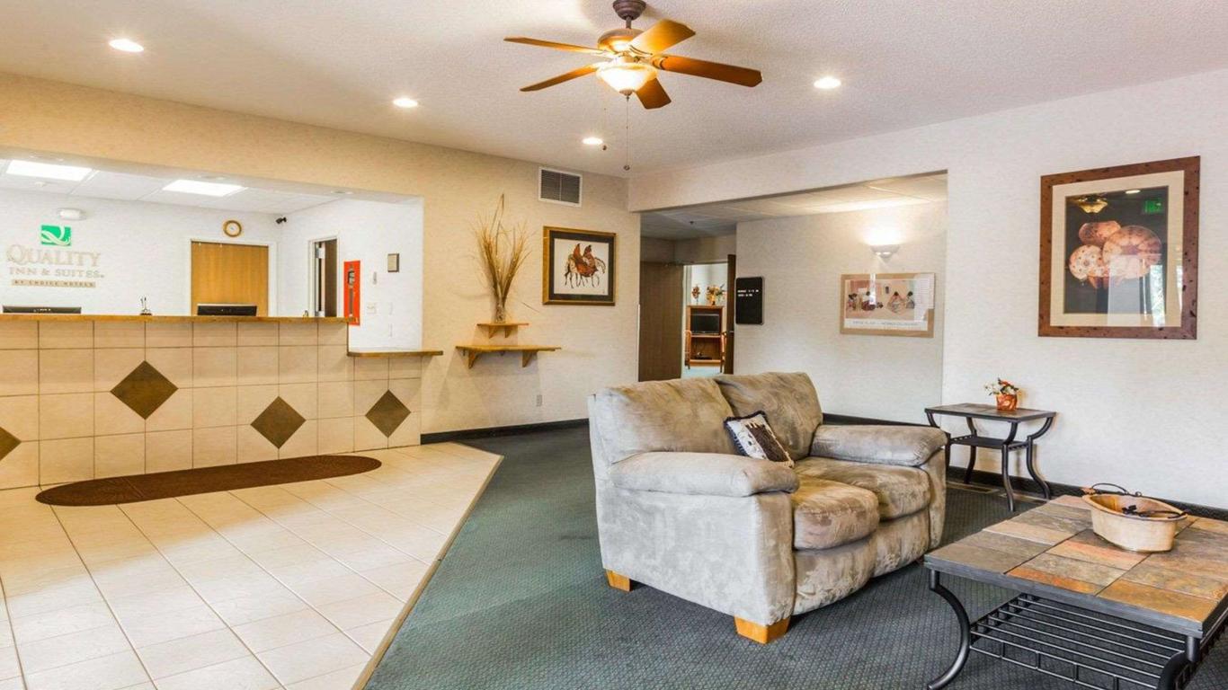 Quality Inn & Suites