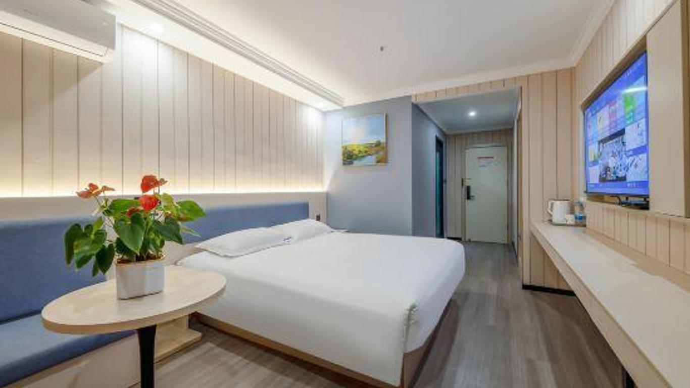 Ribera Cloud Hotel (Shanghai Jinshan Petrochemical Branch)