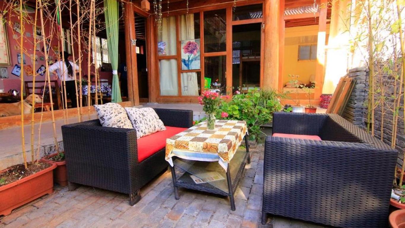 Lijiang Shuhe Shi Wu Wan Hostel