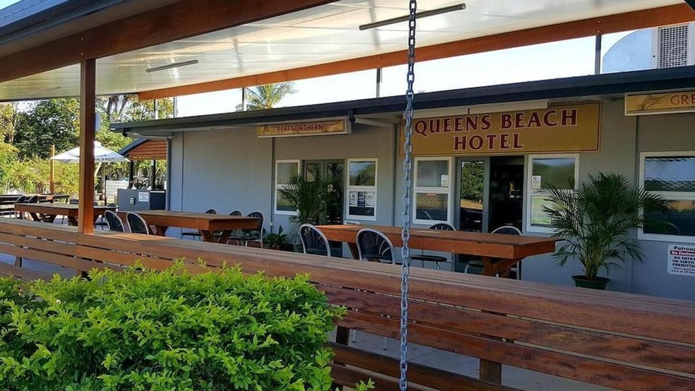 Queens Beach Motor Hotel