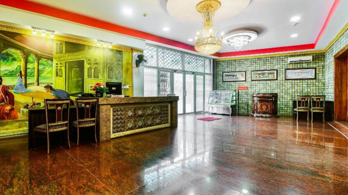 OYO 9855 Hotel Royal Suites