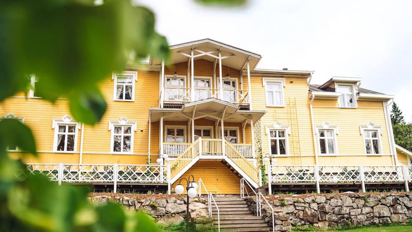 Karolineburg Manor House Hotel