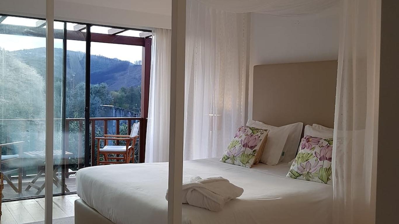Casa de Baixo - Petit Hotel