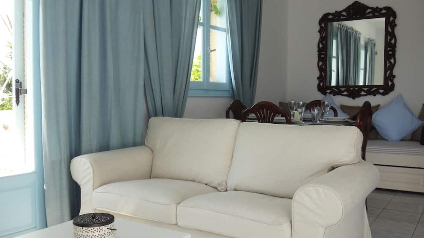 Blue and sea view Maisonette