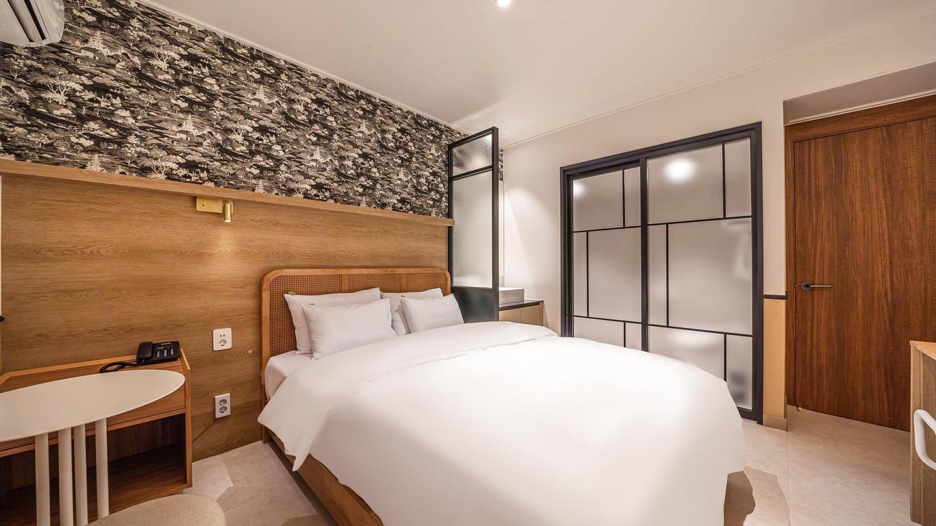 Box Hotel