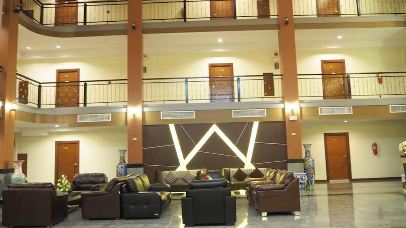 Suksomboon Hotel