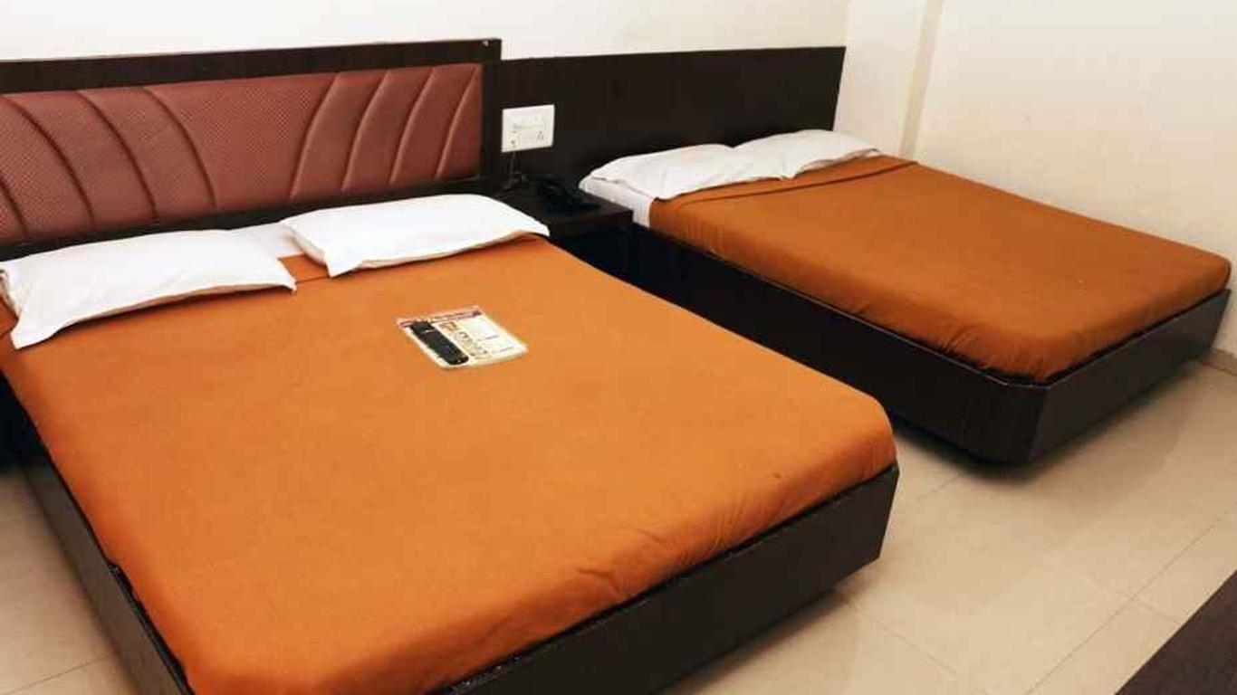Hotel Dev Palace Lodging