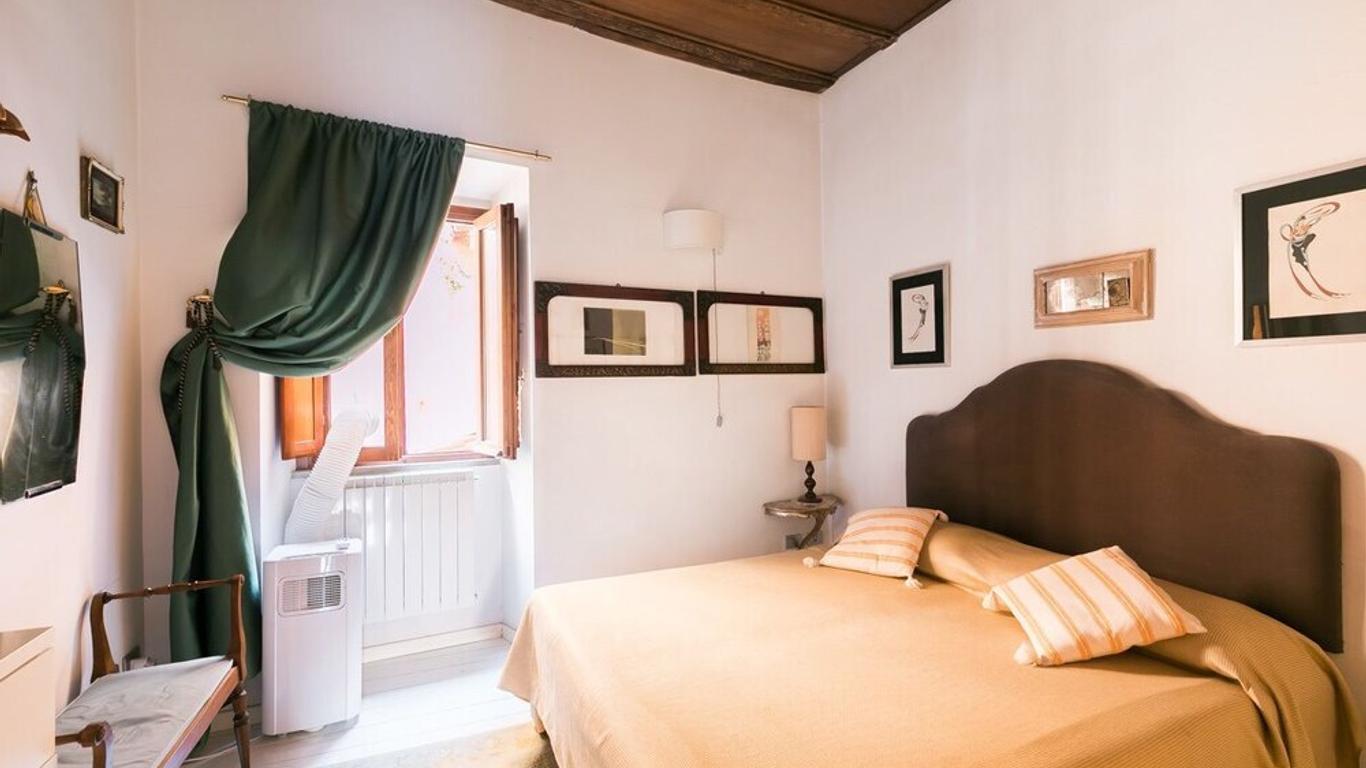 Reginella White Apartment