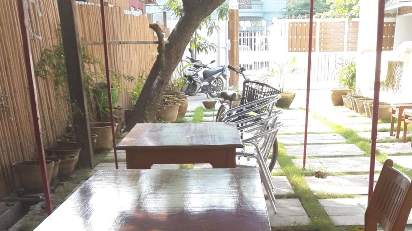 Ma Ma Guest House