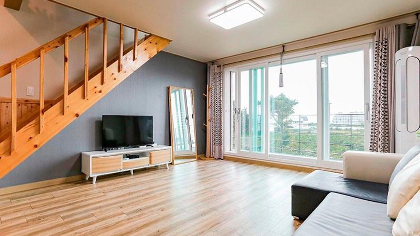 Seogwipo Sangchoone Pension