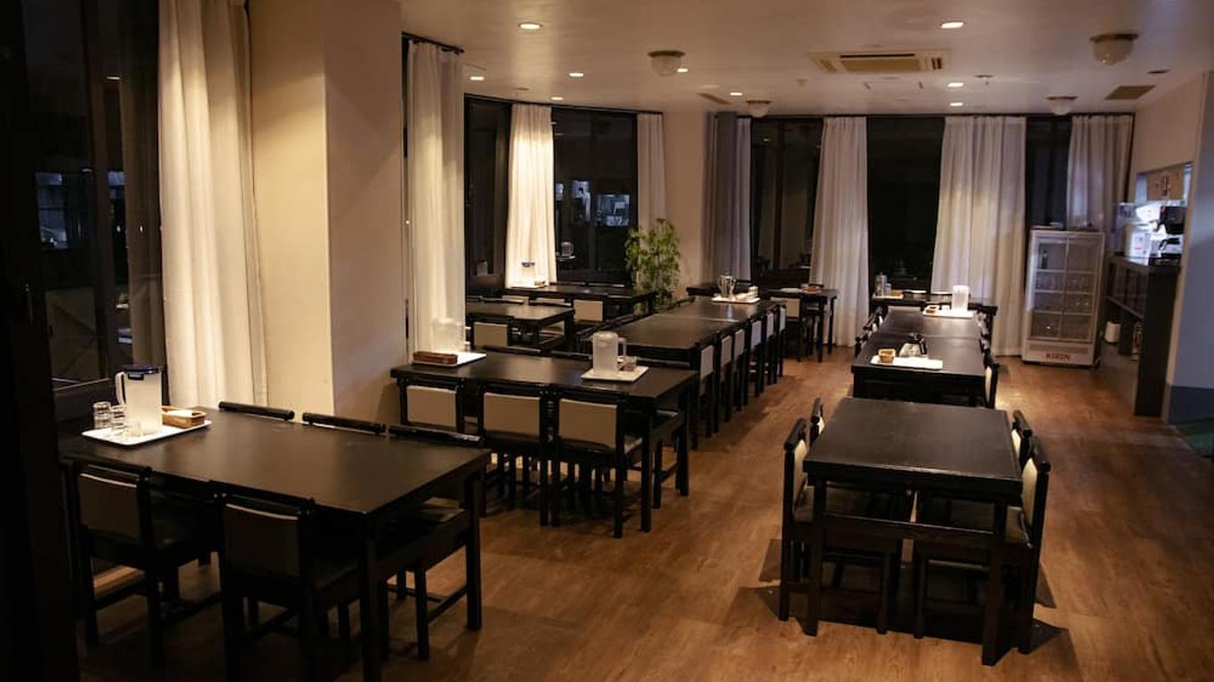 La Vista Hotel - Stay on the Slopes