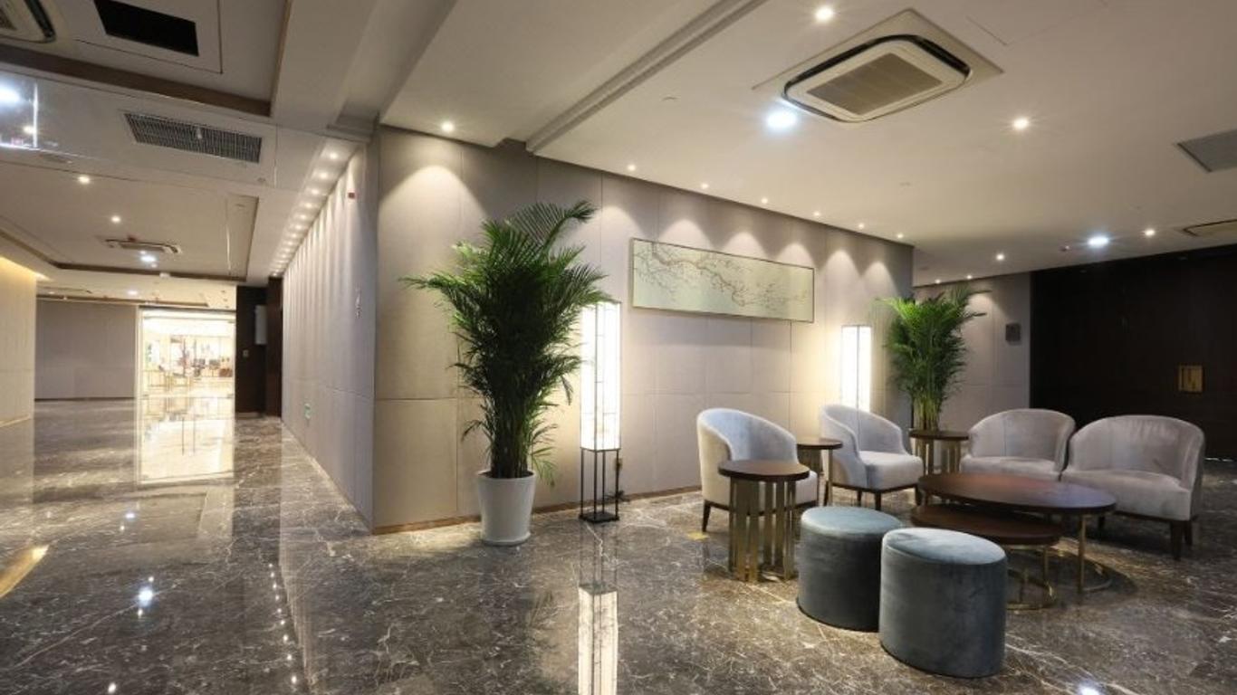 Wuhu Guoxin Hotel