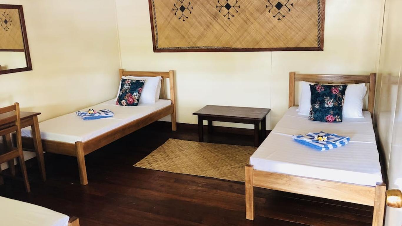 Qua Roviana Motel
