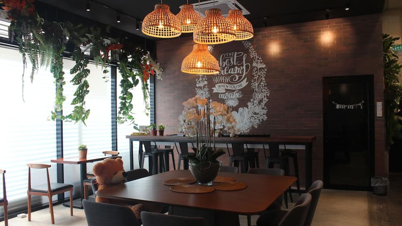 iO Hotel