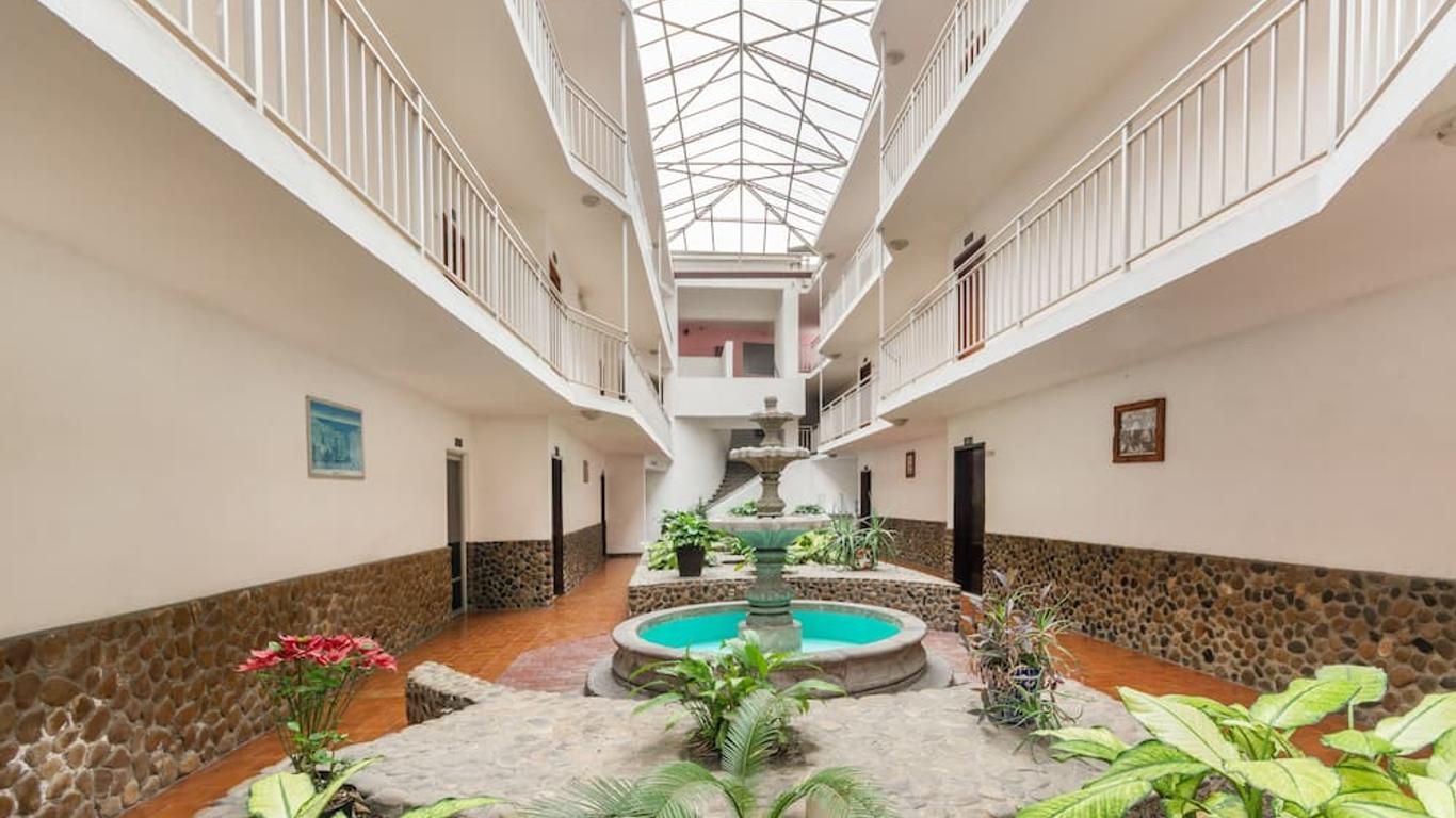 OYO Hotel Casa Blanca