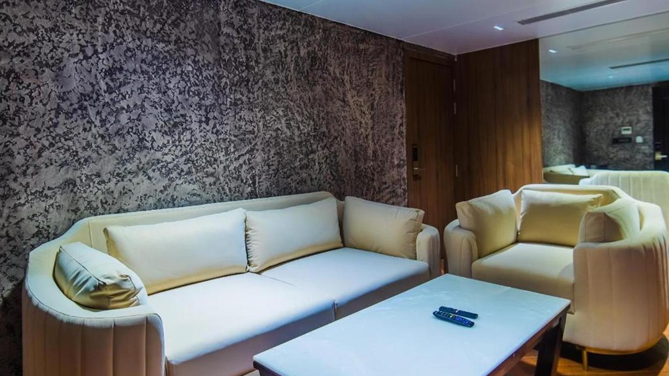 Hotel Grand Dhillon