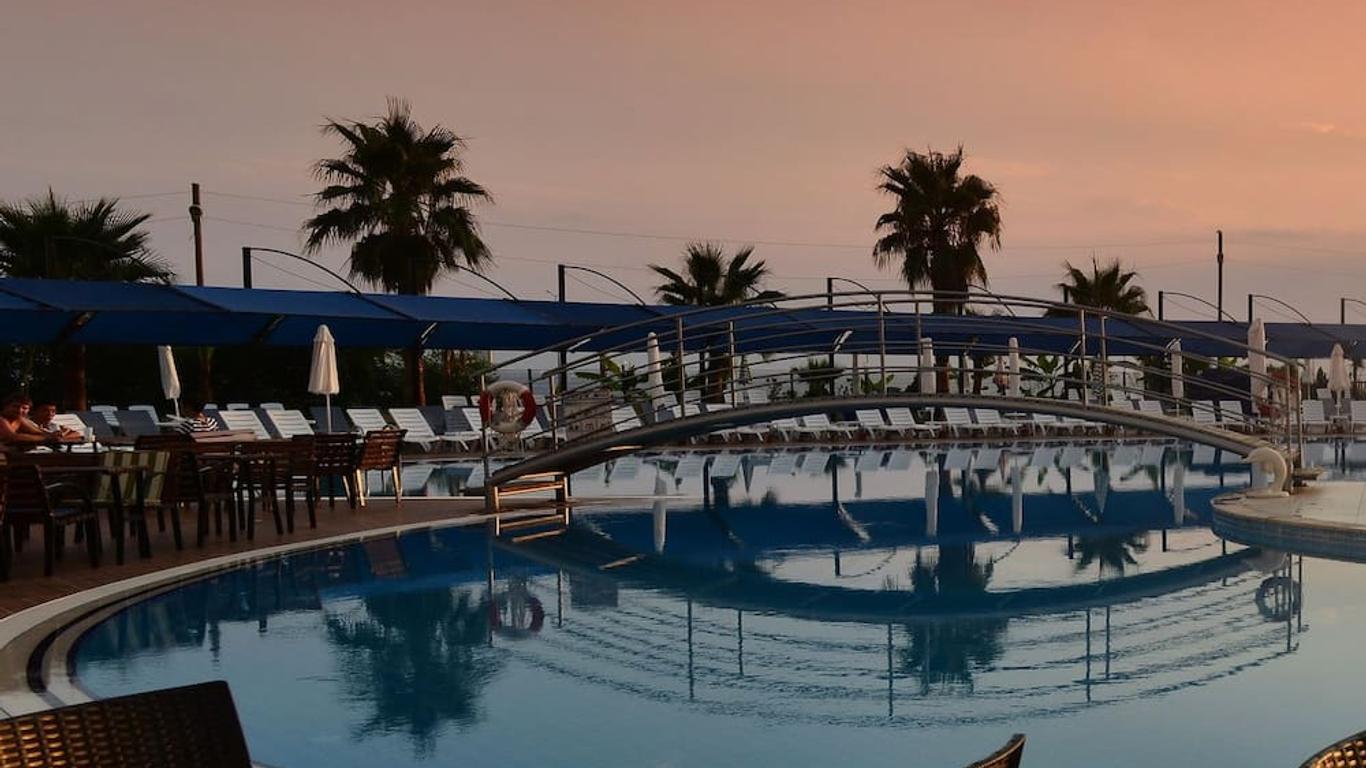 Cenger Beach Resort & Spa