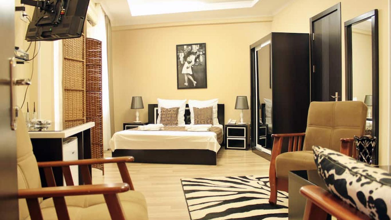Oriental Hotel