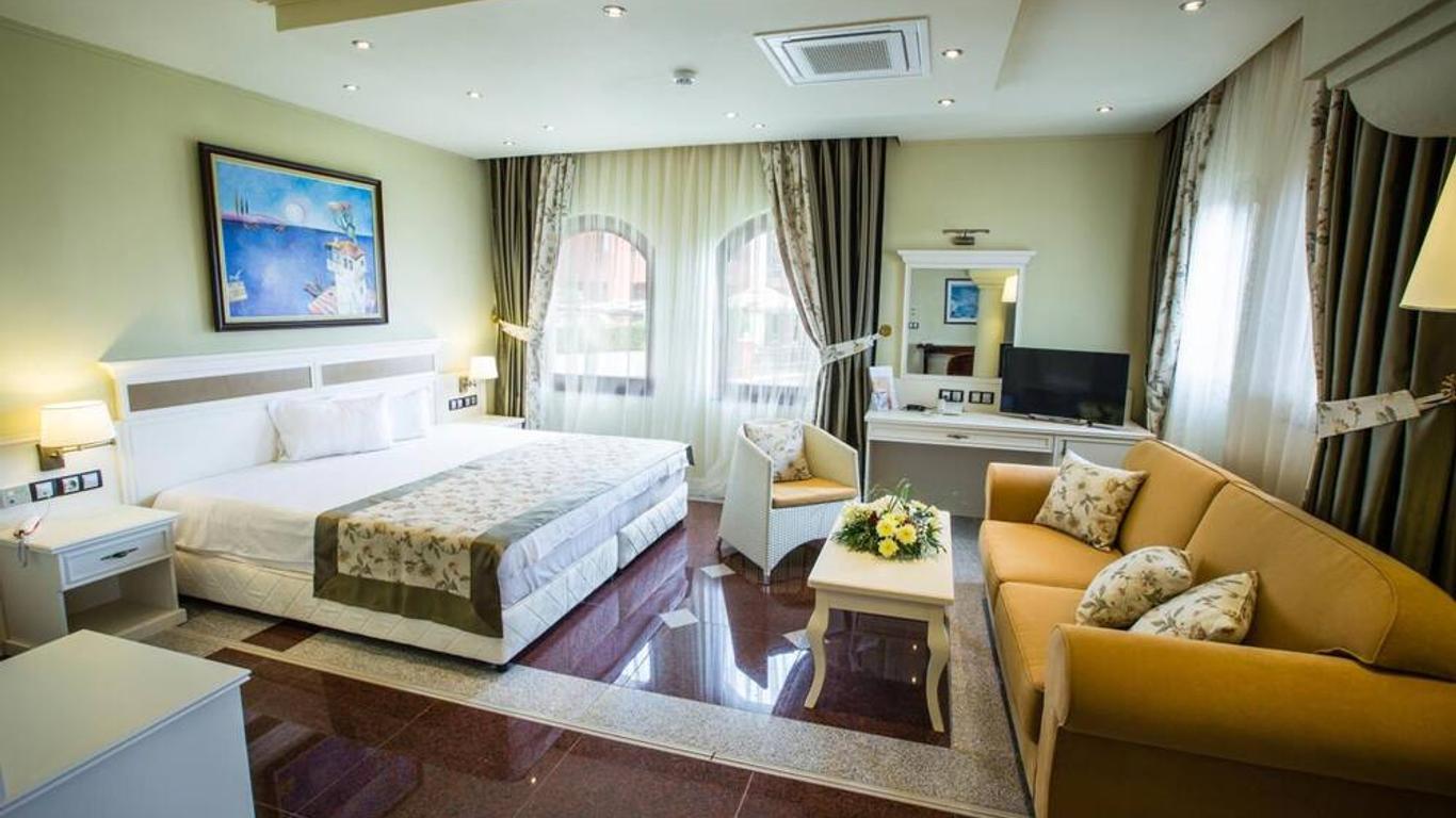 Helena Vip Villas And Suites - Half Board