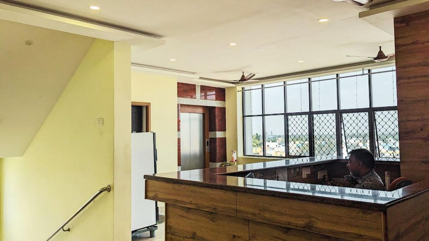 Hotel Prakash Residency with EV Station