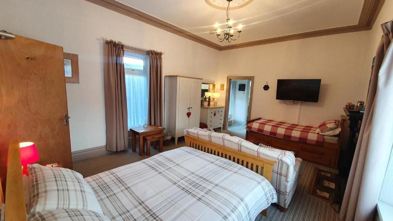 Caulfields Hotel