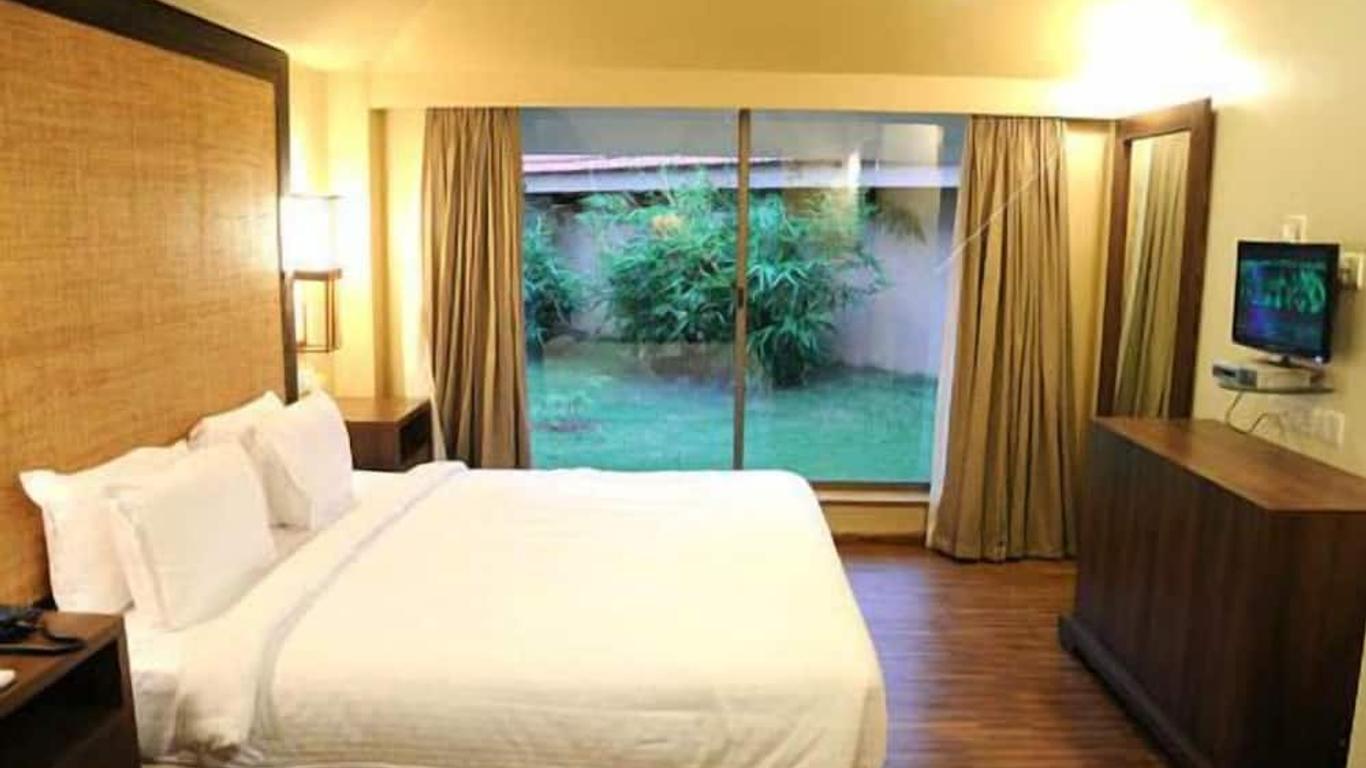 Confident Amoon - The Glamour Spa and Resort